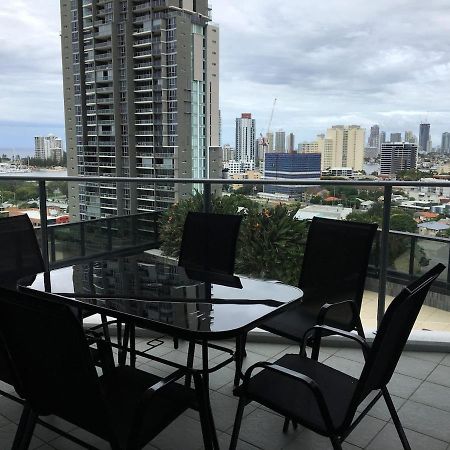Three-Bedroom Apartment With Amazing View Near Surfers Paradise 골드코스트 외부 사진