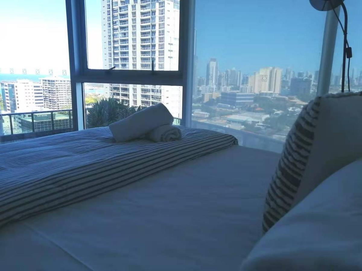 Three-Bedroom Apartment With Amazing View Near Surfers Paradise 골드코스트 외부 사진