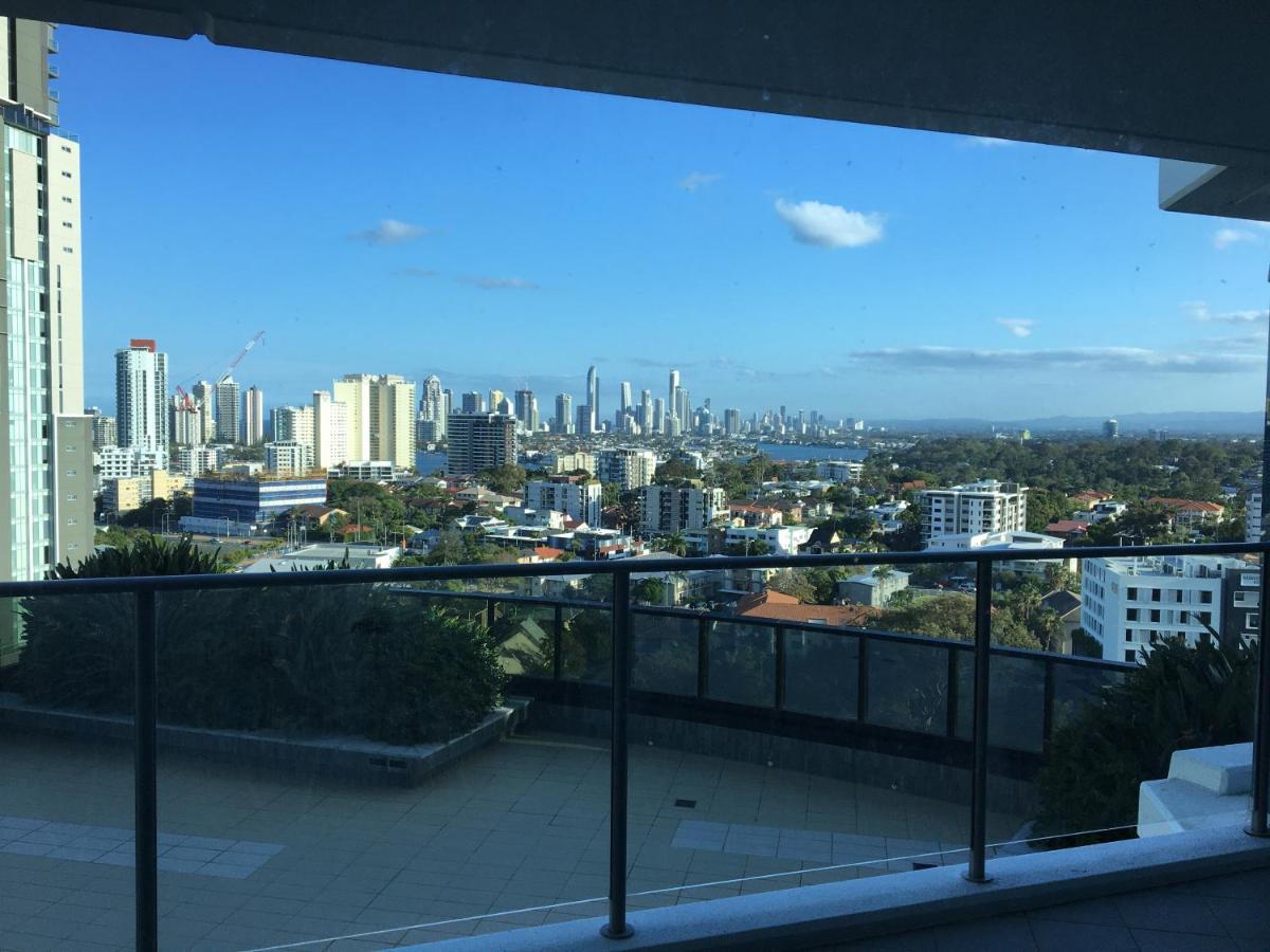 Three-Bedroom Apartment With Amazing View Near Surfers Paradise 골드코스트 외부 사진