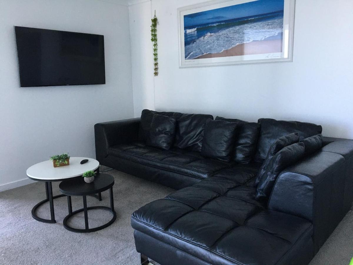Three-Bedroom Apartment With Amazing View Near Surfers Paradise 골드코스트 외부 사진