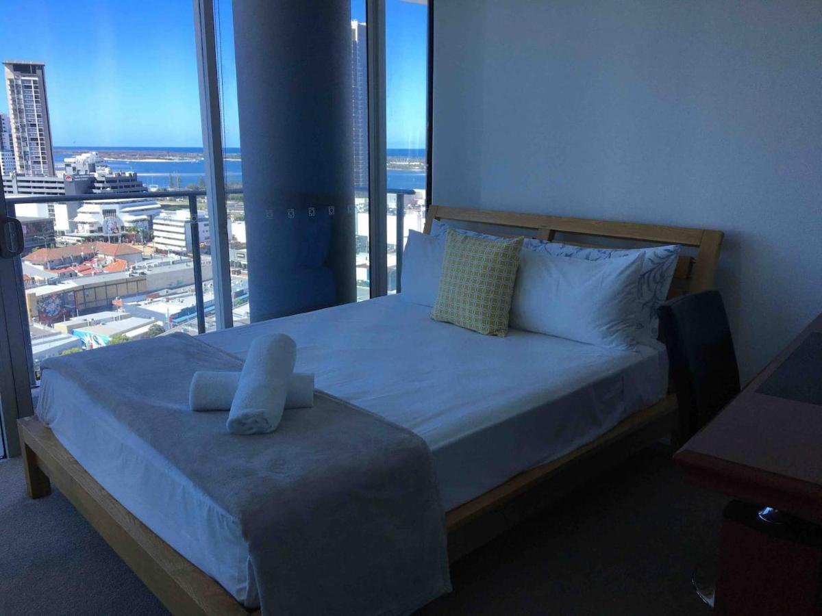 Three-Bedroom Apartment With Amazing View Near Surfers Paradise 골드코스트 외부 사진